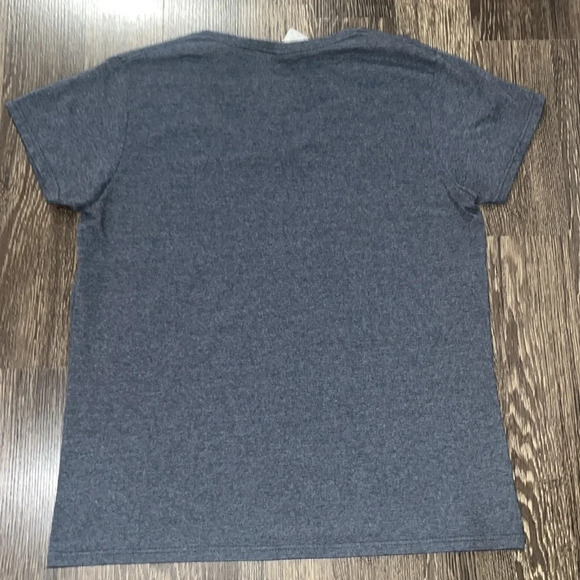Woman’s Gildan gray v-neck size large - Picture 2 of 6